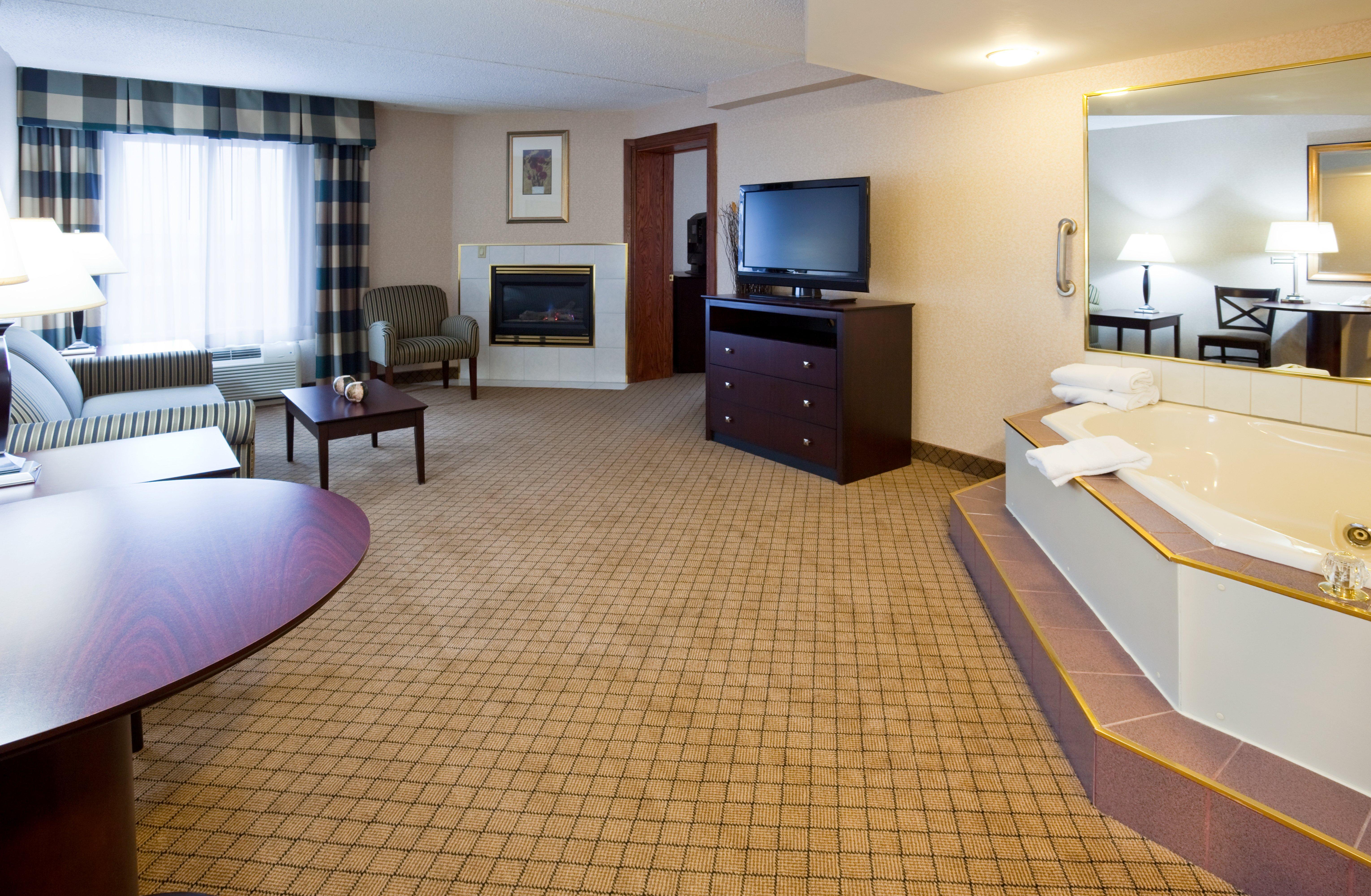 Holiday Inn & Suites Wausau-Rothschild By Ihg Eksteriør bilde