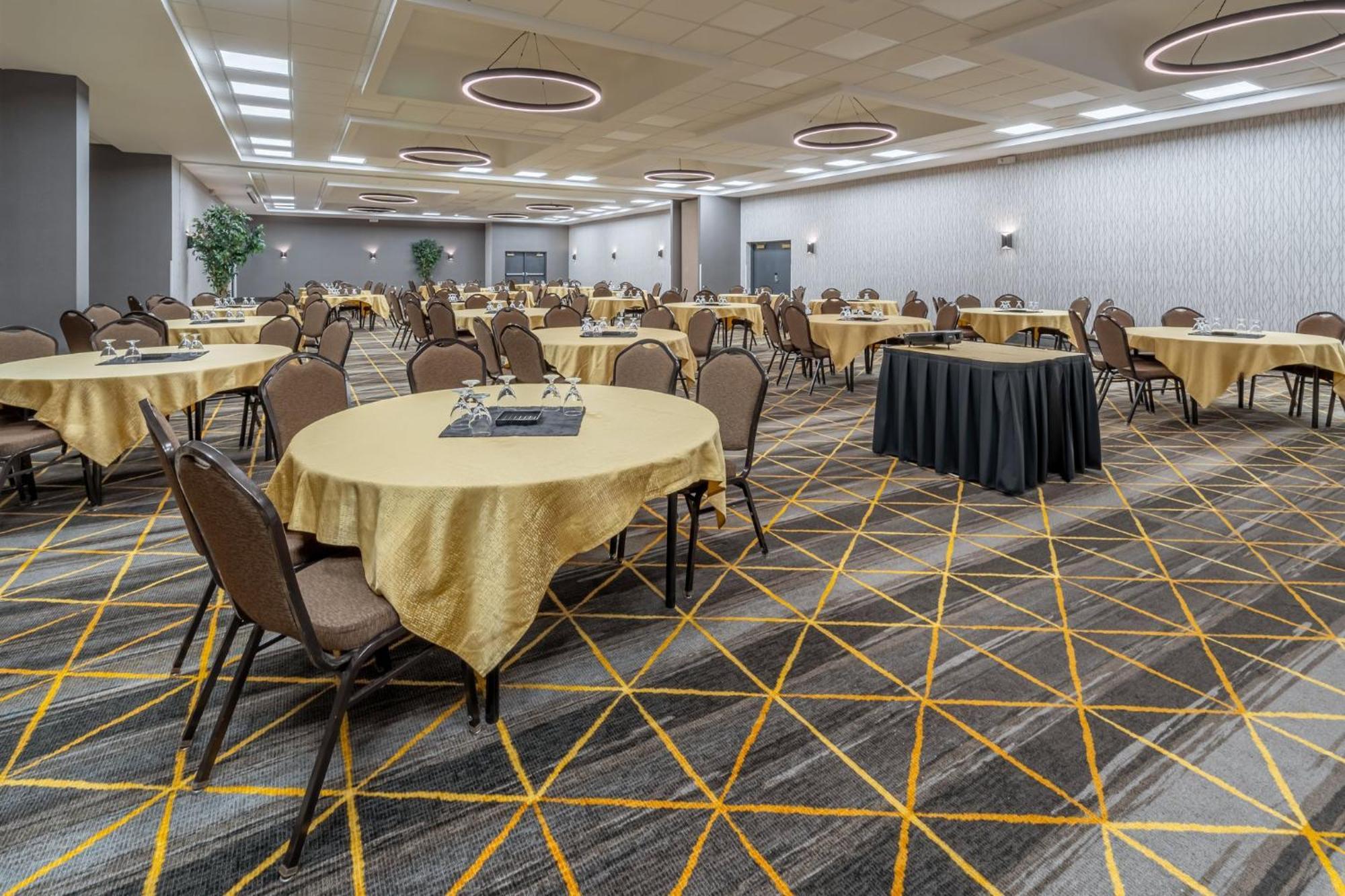 Holiday Inn & Suites Wausau-Rothschild By Ihg Eksteriør bilde